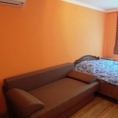 Horvath Apartmanhaz Orosháza Rom bilde